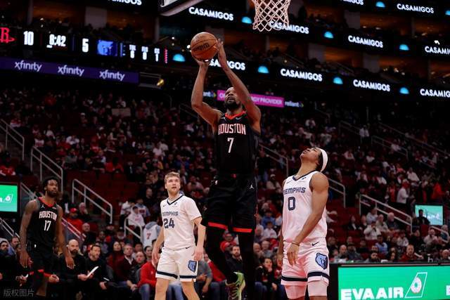 足球比分-拉锯战！火箭领先9分被反超：替补合计14中2，杜兰特12分7板